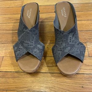 Sonoma Snakeskin Sandals - Size 10